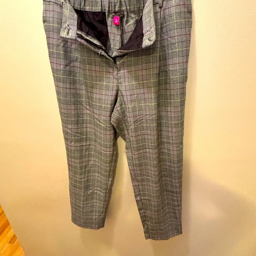 Vince Camuto - Picture 6 of 9